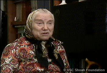 Holocaust survivor Elka Elchis